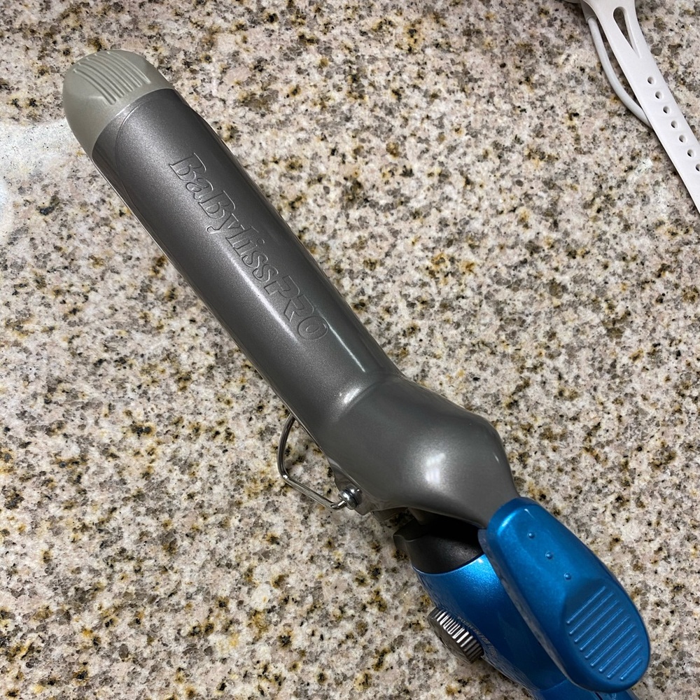 Babyliss pro curling iron 1 1/4 inch!